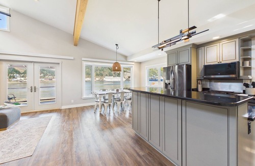 West Juneau House | Group Getaway: Oceanfront w/Private Rocky Beach