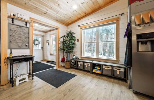 Rangeley Plantation House | Hall Hideaway | Shared Waterfront Access