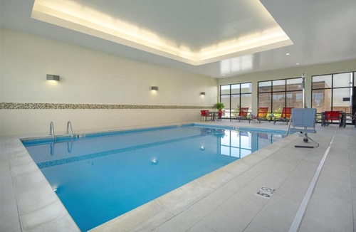 Columbus Hotel | Hampton Inn & Suites by Hilton Columbus Scioto Downs