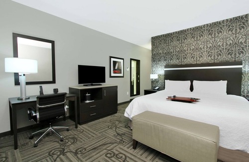 Columbus Hotel | Hampton Inn & Suites Columbus/University Area