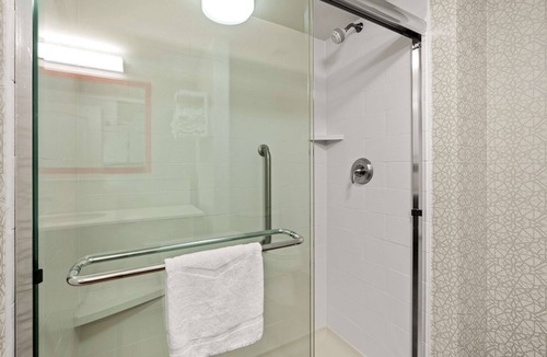 Fairbanks Hotel | Hampton Inn & Suites Fairbanks