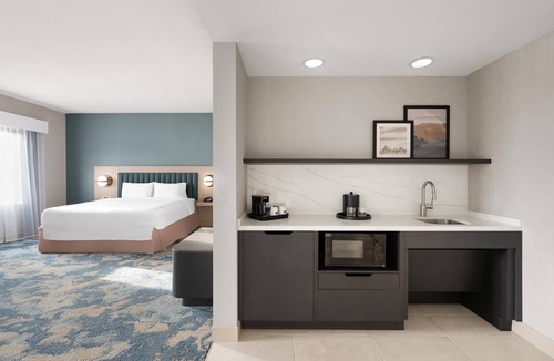 Alameda Hotel | Hampton Inn & Suites Oakland Airport-Alameda