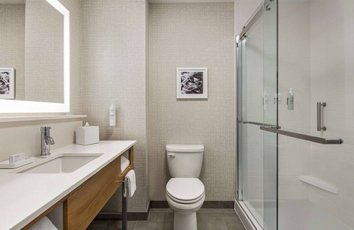 East San Mateo Hotel | Hampton Inn & Suites San Mateo-San Francisco Airport