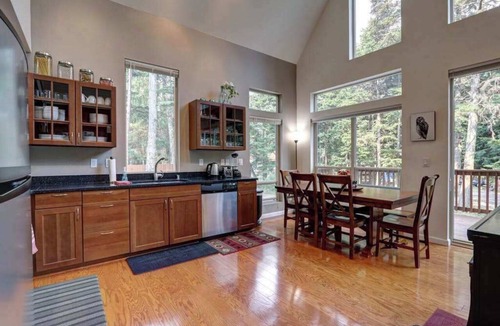 Girdwood Cabin | Hanging Glacier Chalet | Group Lodge | Sauna