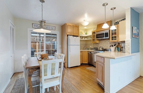Eastside Santa Cruz House | Harbor Hideaway – Pet-Friendly!