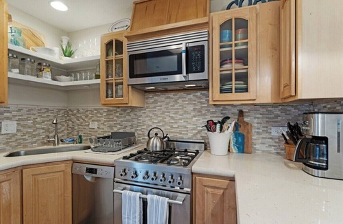 Eastside Santa Cruz House | Harbor Hideaway – Pet-Friendly!