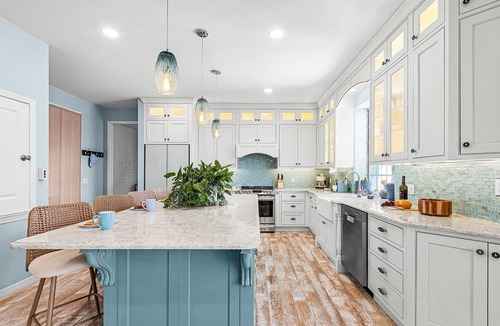 Historic District House | Harbor View Retreat with Heated Pool, Wraparound Decks & Sunset Vibes - Sunset Harbor - Roelens