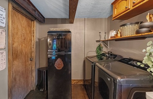 Onalaska Cottage | HARRY POTTER THEMED COTTAGE