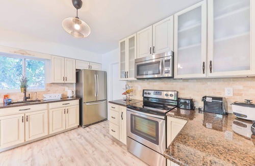 Royal Poinciana House | Heart of Hollywood Villa near the beach