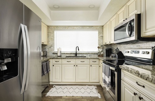 North Mountain House | Heated Pool and centrally located to every in Phoenix! 3br/2ba resort style home