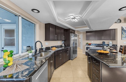 Eight Lakes House | Heated Pool, Beautiful Sunsets, Fishing Dock- Villa Thunderbird View - Roelens Vacations