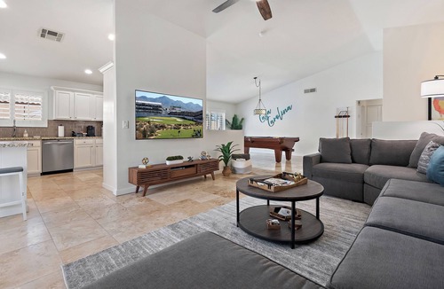 Paradise Valley Village House | Heated Pool Pool Table 5 Min to Kierland Commons