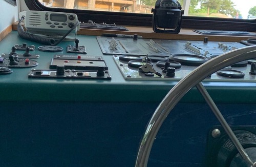 Omaha Boat Rental | Hey Kids! Fun HouseBoat Cabin! Pool 🛟 Hot Tub 💦 Patio 🌳 Cricket Creek Branson