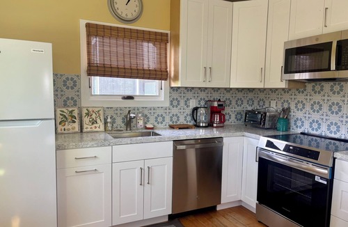 Poets Corner House | Hidden Gem 1-bedroom Craftsman Poet's Corner Berkeley with Heating/AC