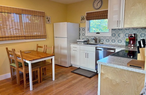 Poets Corner House | Hidden Gem 1-bedroom Craftsman Poet's Corner Berkeley with Heating/AC