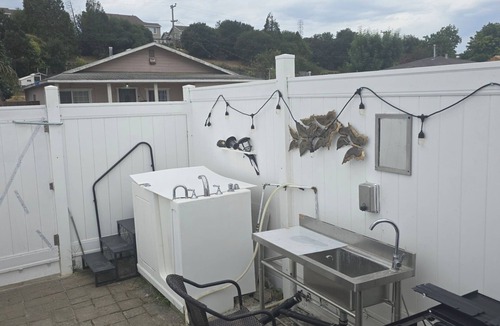 Vallejo Apartment | Hidden Gem Guesthouse in Vallejo with Spa and Outdoor Kitchen