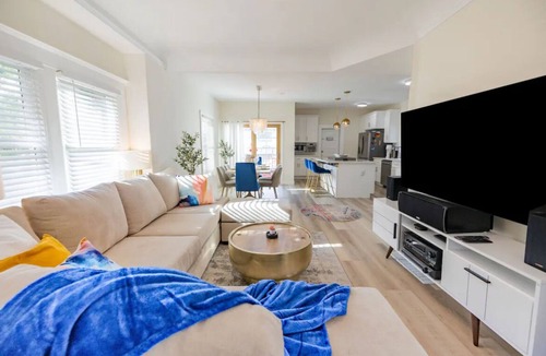 Piedmont Avenue House | Hidden Gem - Luxury Living - Walk Everywhere