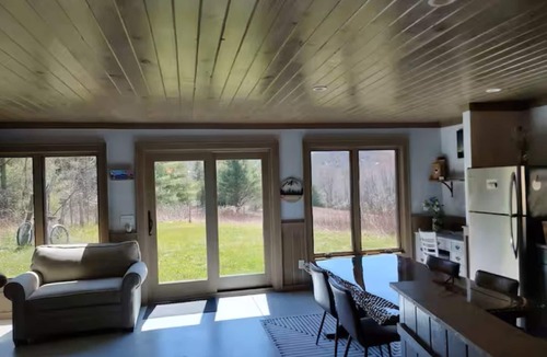Newland House | Hiker's Hideout Blue Ridge Pkwy, Peaceful guest cabin off MM 313