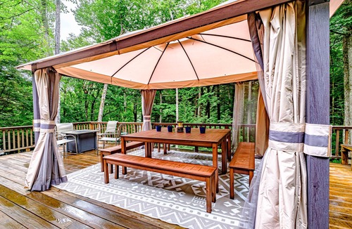 Norway Cabin | Hillbrook Cabin - Hike, ski, kayak and more! Downtown shops + restaurants, 6 ppl