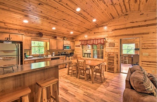 Helen Cabin | Hillside Cabin! Escape to the Mtns near Helen!