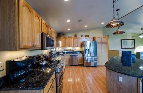 West Juneau House | HIlltop Haven
