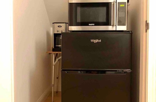 Bernal Heights Apartment | Hilltop House Guest Suite with Stunning View with very easy street parking