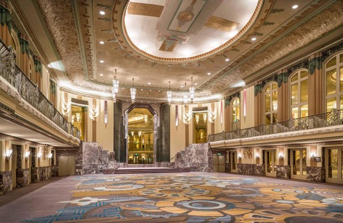 Downtown Cincinnati Hotel | Hilton Cincinnati Netherland Plaza