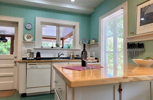 Dunedin House | Historic 1922 Home Walk to Downtown & Blue Jays! 3BR/3BA