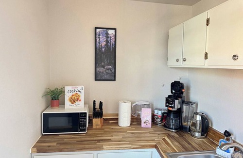 Downtown Anchorage Apartment | Historic Chic Downtown Suite
