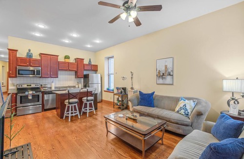 Shaw Apartment | Historic Shaw Getaway by MISSOURI BOTANICAL GARDENS, ZOO, Forest Park, The GROVE