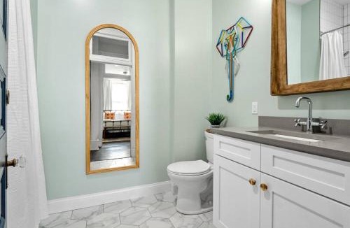 Shaw House | Historic Shaw Home Sleeps 14 Near Zoo & Arch