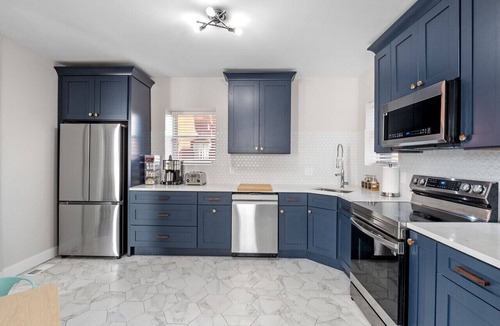Shaw Apartment | Historic Shaw Home Sleeps 14 Near Zoo & Arch