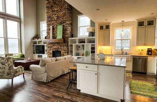 Coral House | Holiday Haus: Sandy Beaches, Warm Waters, and Summer Memories Await