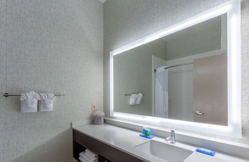 Columbus Hotel | Holiday Inn Express Columbus - Ohio Expo Center by IHG