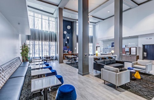 Columbus Hotel | Holiday Inn Express Hotel & Suites Ohio State University- OSU Medical Center by IHG
