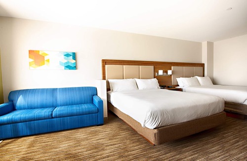 Sharpstown Hotel | Holiday Inn Express & Suites Houston SW - Galleria Area by IHG
