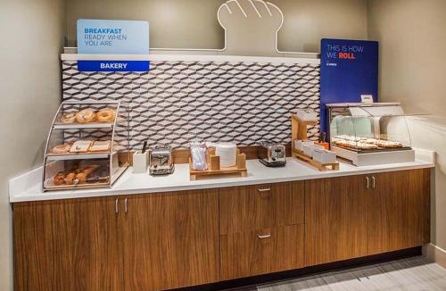 Fremont Hotel | Holiday Inn Express & Suites North Fremont by IHG