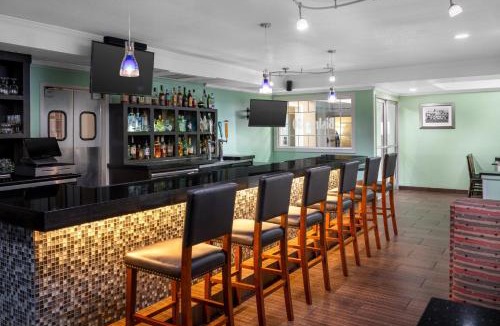 Shoreview Hotel | Holiday Inn & Suites San Mateo - SFO by IHG