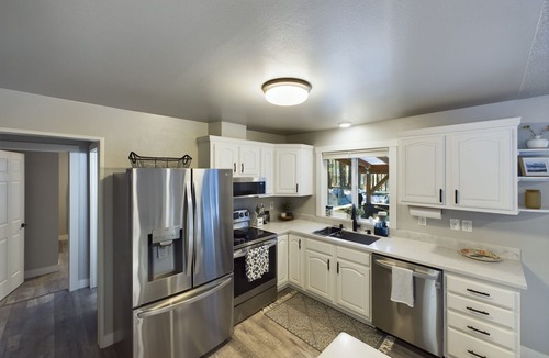 Mendenhaven House | Home Near Mendenhall Glacier with Large Backyard