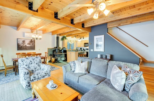 Saint Albans House | Hot Tub & Boat Dock: Waterfront Maine Retreat!