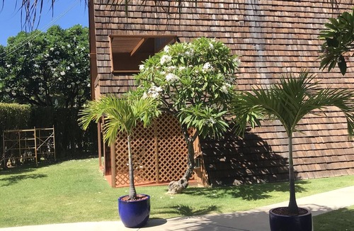Kaunakakai Apartment | Hotel Moloka’i - AC, Ocean Side, Pool, BBQ Grills, Kitchenette, Lanai, Wifi.