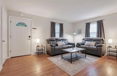 Grandview Heights House | Housepitality - The OSU Hideaway - 4 BR 5 min from OSU Grandview
