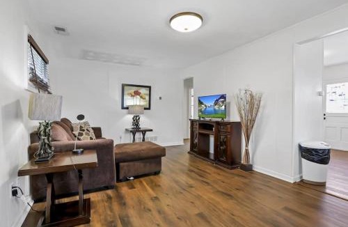 Columbus House | Housepitality - The Southern Orchards Cottage