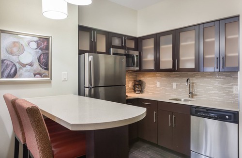 Spring Branch West Apartment | Houston's Energy Corridor | Fitness Center + Outdoor Pool + Hot Tub