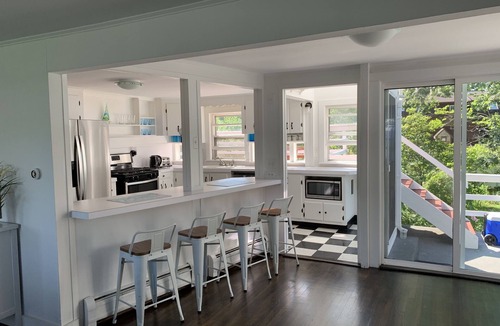 Hyannis House | Hyannis Harborview -4BR Harbor Retreat + Beach Pass Included