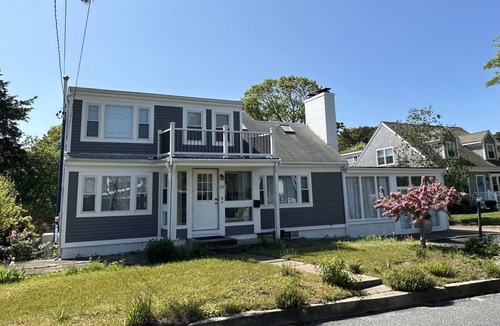 Hyannis House | Hyannis Harborview -4BR Harbor Retreat + Beach Pass Included