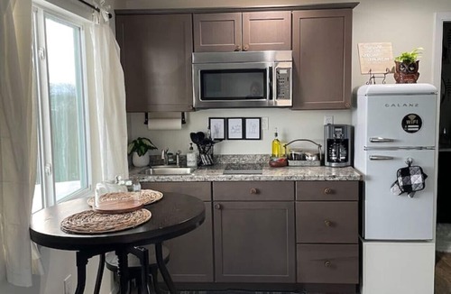 Palmer House | Hyer Mountain Vista-Chugiak Bungalow