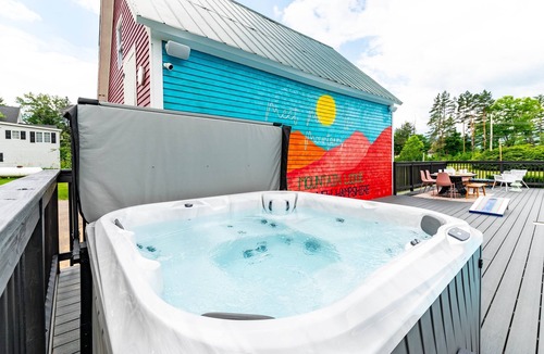 Intervale House | Hypedome|Pvt Pool|Hot Tub|Firepit|Bar|Play Rm|Dogs