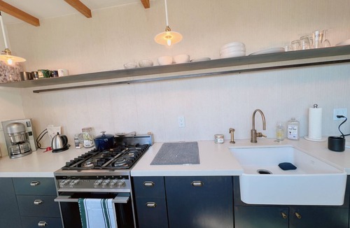 Russian Hill Cottage | Iconic 2BR, Bay Views, Walk to SF Landmarks- Detached Cottage, at the Park