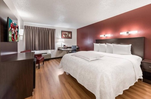 Crosswoods Hotel | Ideal Room for Family Travelers – Pet-Friendly + Great Location Near Highbanks